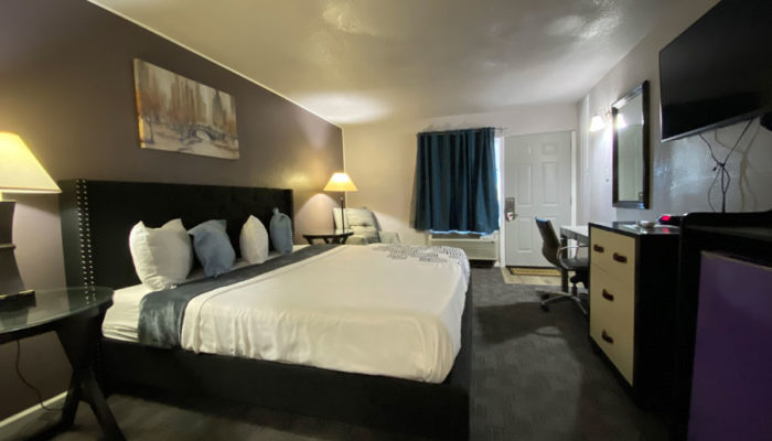 Premium Room - 1 King Bed